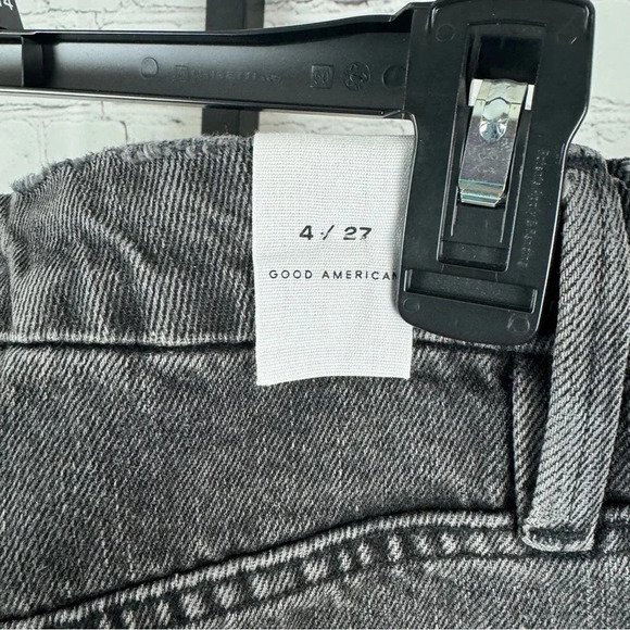 GOOD AMERICAN Good Boy Frayed Outseam Straight Leg Jeans Size 4 - Picture 5 of 6